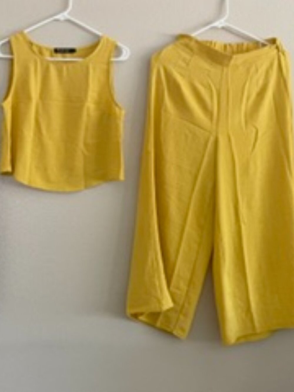 Women's Summer 2 Piece Outfit - Round Neck Crop Basic Top and Cropped Wide Leg